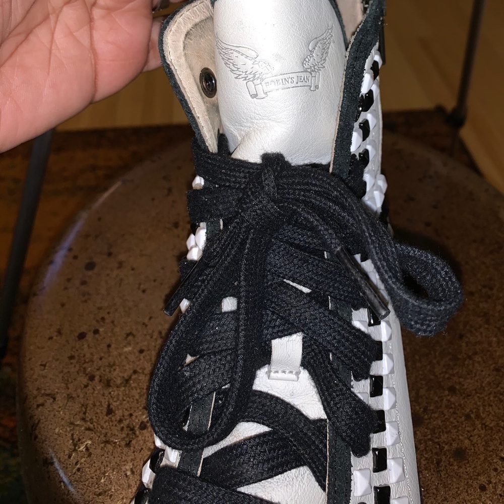 Shoes - Picture 2 of 8